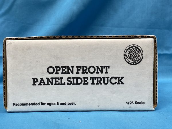 ERTL stock# 9704UR Open Front Panel Side"UPS" Truck Locking Coin Bank