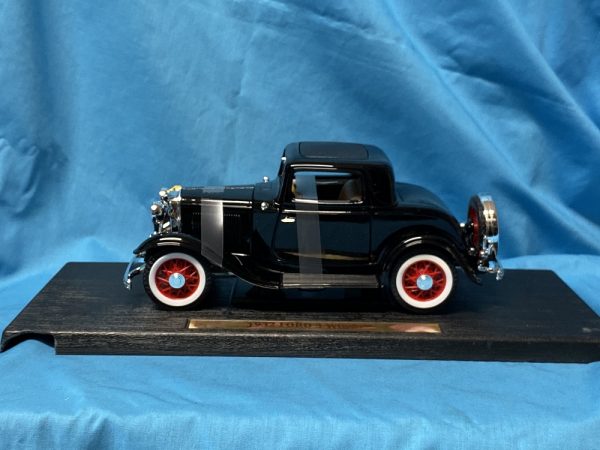 Fairfield Mint Road Legends 1:18 Ford 1932 3 Window Coupe Die Cast